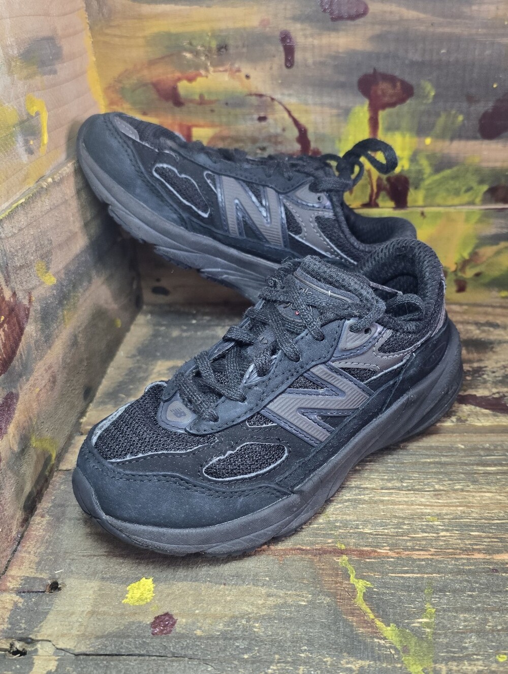 New Balance‎ kids 990v6 Triple Black sneakers size 11C used